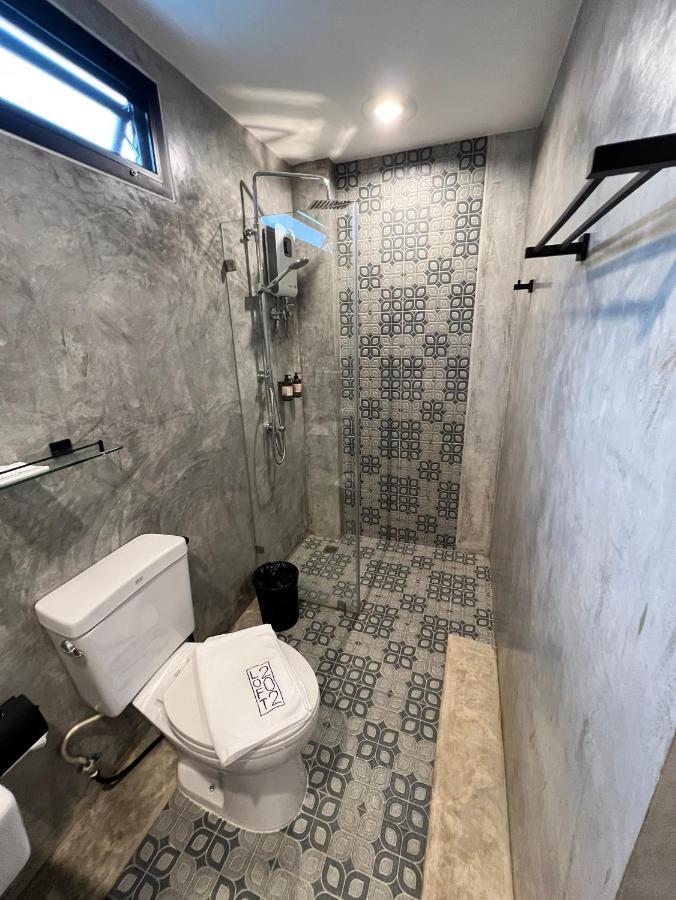 阁楼202酒店 4*